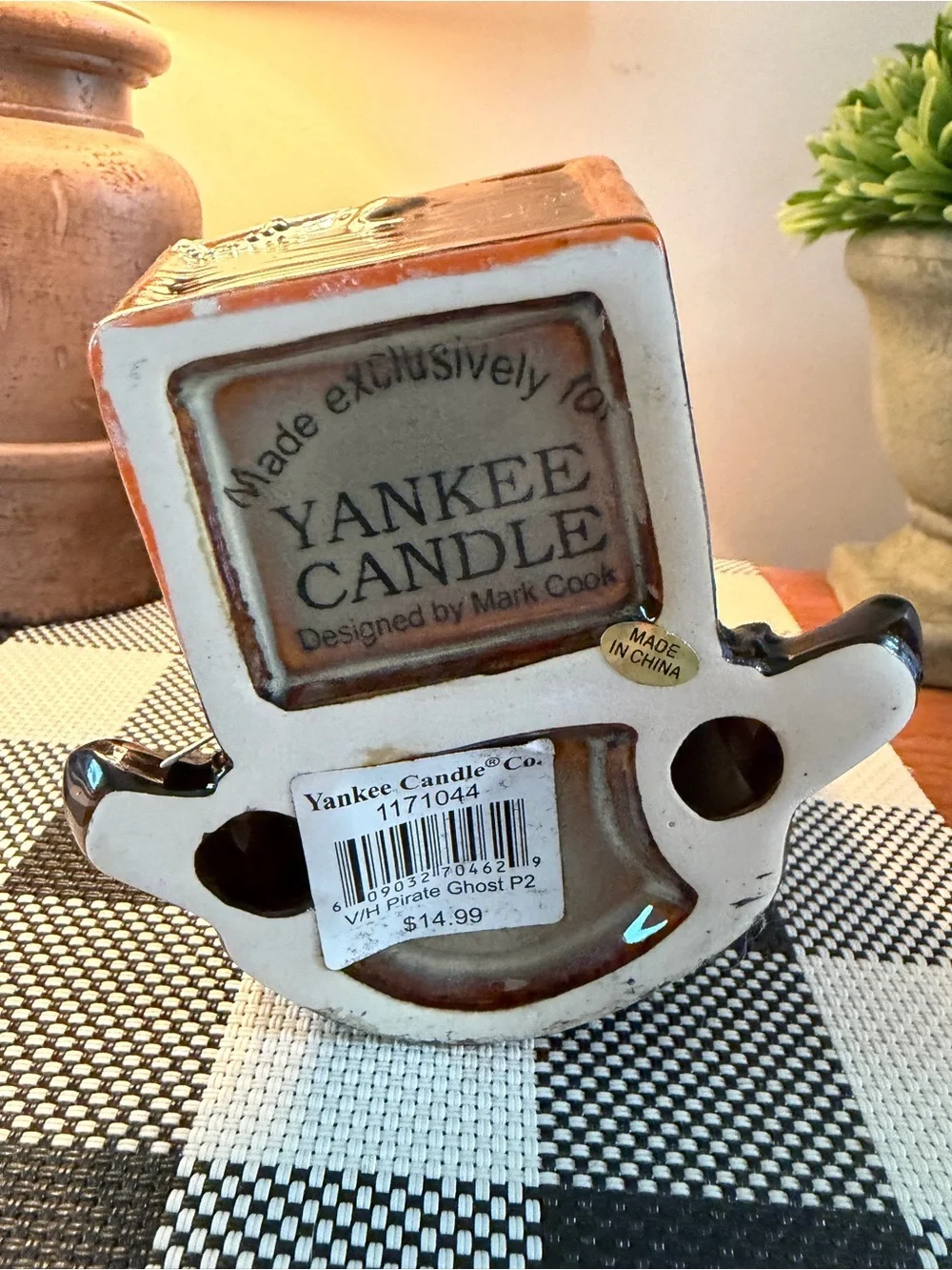 BONEY BUNCH PIRATE CANDLE HOLDER YANKEE CANDLE 2009 HALLOWEEN DECOR COLLECTIBLE